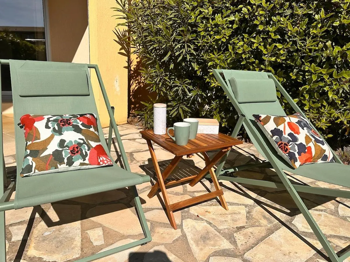 Appt 29M2 - Parking - Wifi - Clim - Piscine Apartment Roquebrune-sur-Argens