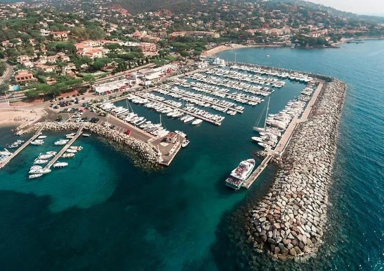 Appt 29M2 - Parking - Wifi - Clim - Piscine Apartment Roquebrune-sur-Argens 0*,  France