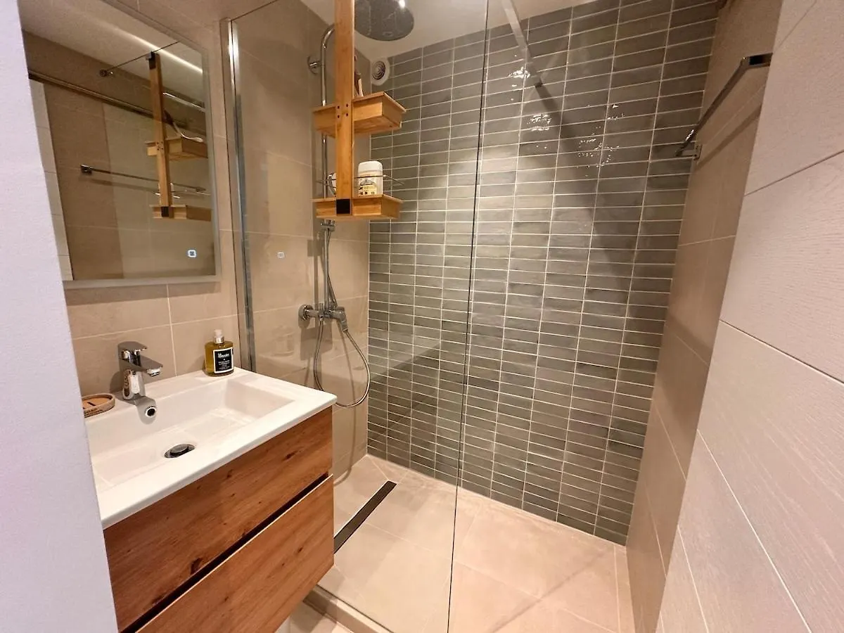 Appt 29M2 - Parking - Wifi - Clim - Piscine Apartment Roquebrune-sur-Argens 0*,  France