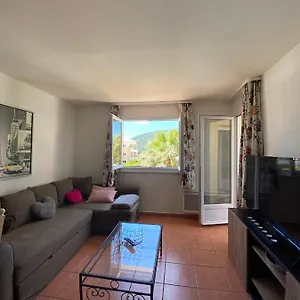  Appartement Aux Issambres Dans Résidence Avec Piscine